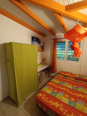 1 bedroom, iron/ironing board, WiFi, bed sheets - "PASSIONS CARAÏBES", CHARMING GITE FOR RENT IN SAINT-CLAUDE (BASSE-TERRE) (SAINT-CLAUDE)