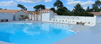 Casa de vacaciones con piscina cerca de la playa en La Tranche-sur-Mer
