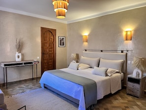 4 chambres, fer et planche à repasser, lit parapluie, Wi-Fi gratuit