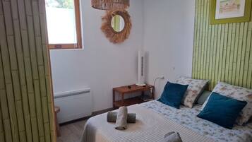 1 chambre, fer et planche Ă repasser, Wi-Fi gratuit, draps fournis