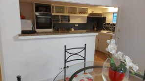 Fridge, microwave, oven, stovetop - VILLA NEAR MARINA - SEA - RESTAURANT - FISHING VILLAGE (Le François)