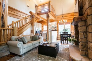 Televisión y chimenea 