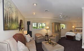 Fer et planche à repasser, lit parapluie, Wi-Fi, draps fournis