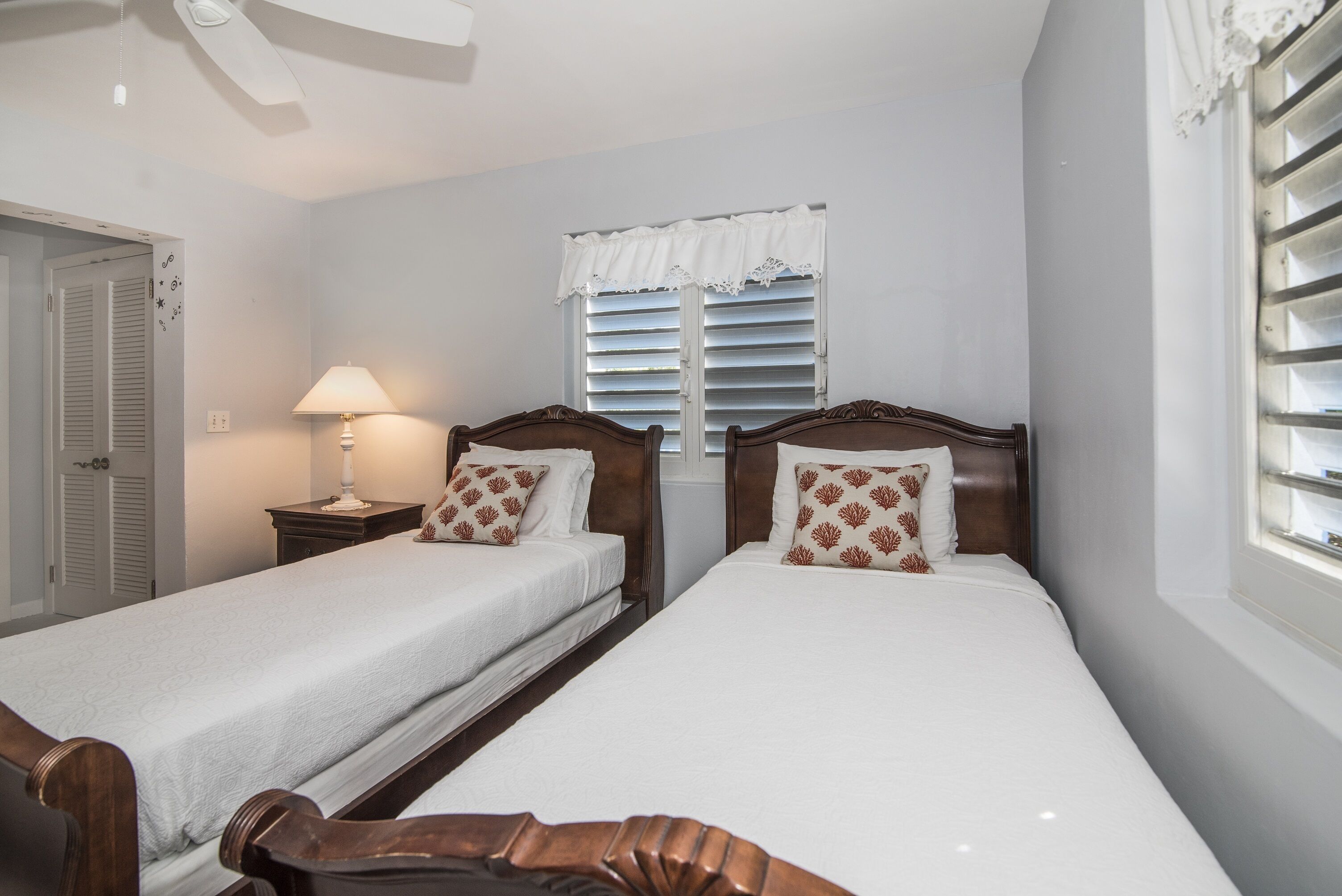 3 dormitorios, tabla de planchar con plancha, wifi y ropa de cama