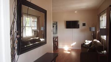 Televisie, boeken en een filmbibliotheek