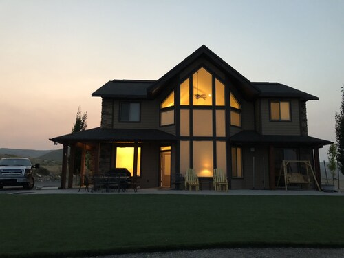 Lupine Vista at Bear Lake, SLEEPS 12, Beach Access, Pool, HotTub, Sport Court