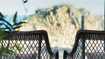 Apartment, 3 Bedrooms | Free WiFi