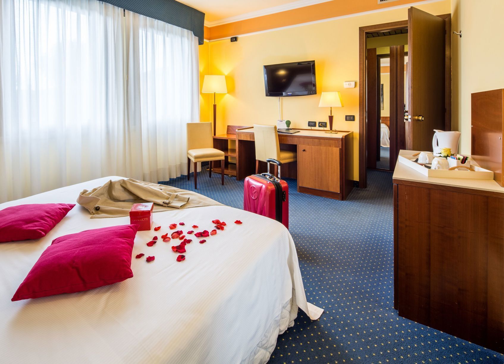 In-room safe, desk, soundproofing, iron/ironing board