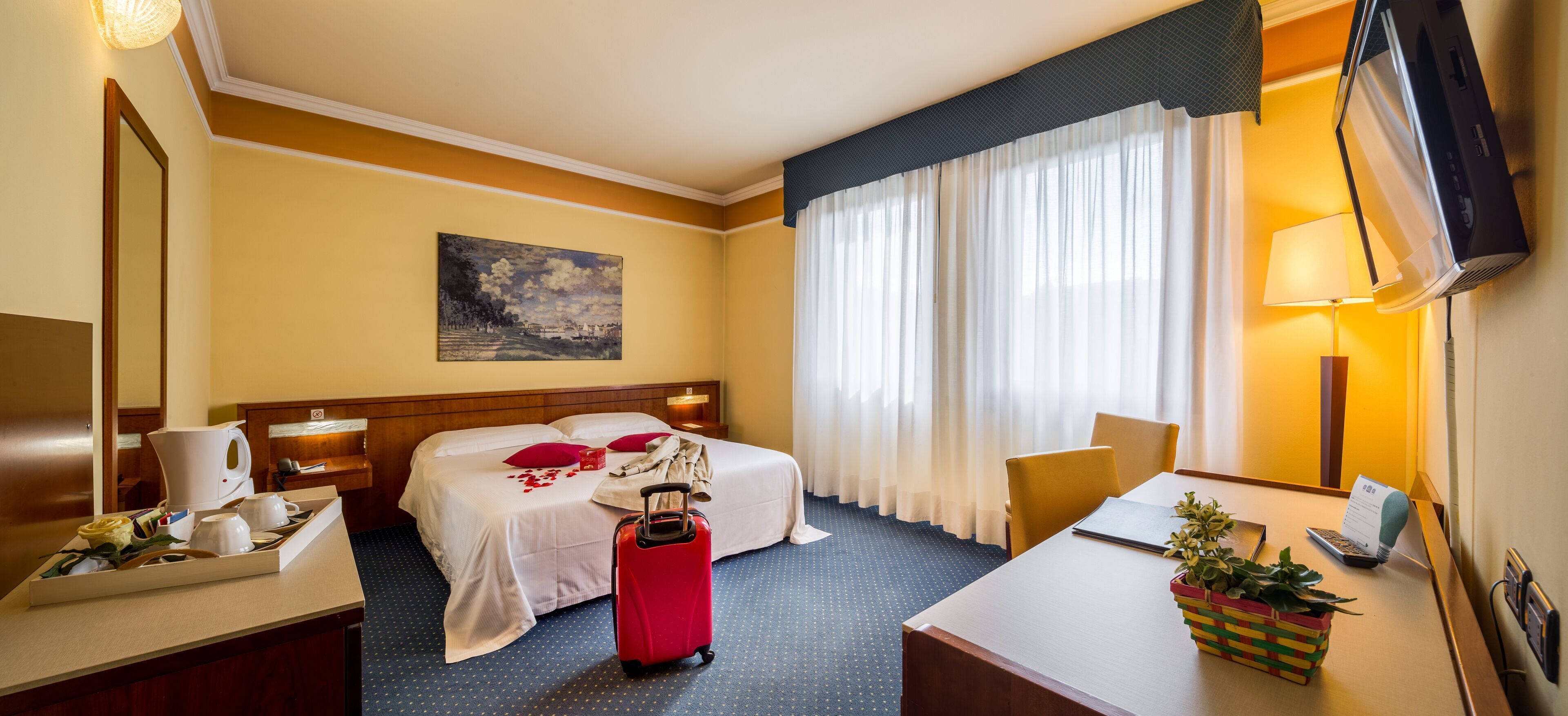 In-room safe, desk, soundproofing, iron/ironing board