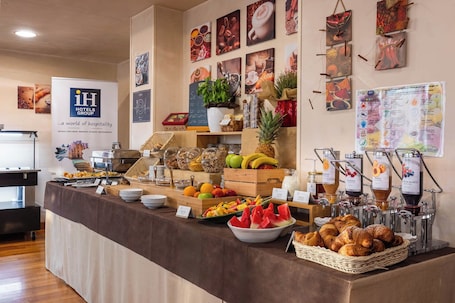 Daily buffet breakfast for a fee. iH Hotels Padova Admiral