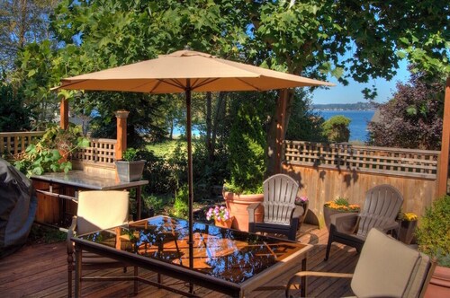 Viehättävä 1920-luvun englantilainen mökki vesinäköalalla • Del Mar-lomakohde