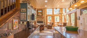 Fabuleux Scenic Mountain Home - 12 personnes!
