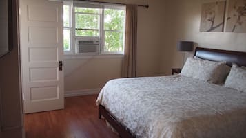 1 habitación, tabla de planchar con plancha, wifi gratis y ropa de cama