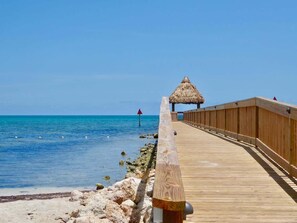 In Strandnähe, Liegestühle, Strandtücher