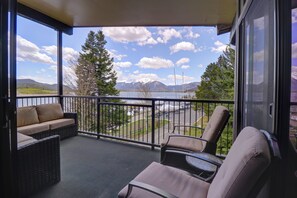 Terrace/patio - Remodeled Penthouse, Stunning Views, 2 King Beds, Hot Tubs, Pool - A308 (Dillon)