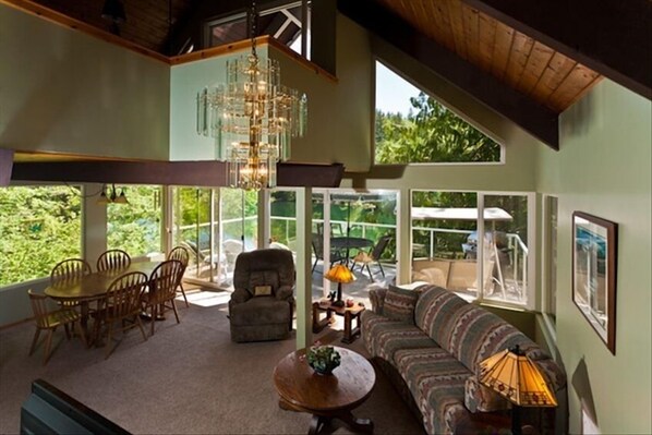 Smart TV, fireplace, video games, DVD player