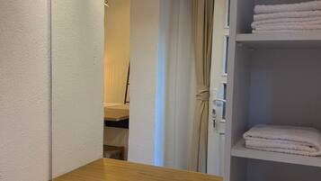 Classic Room, 1 Queen Bed | Free WiFi