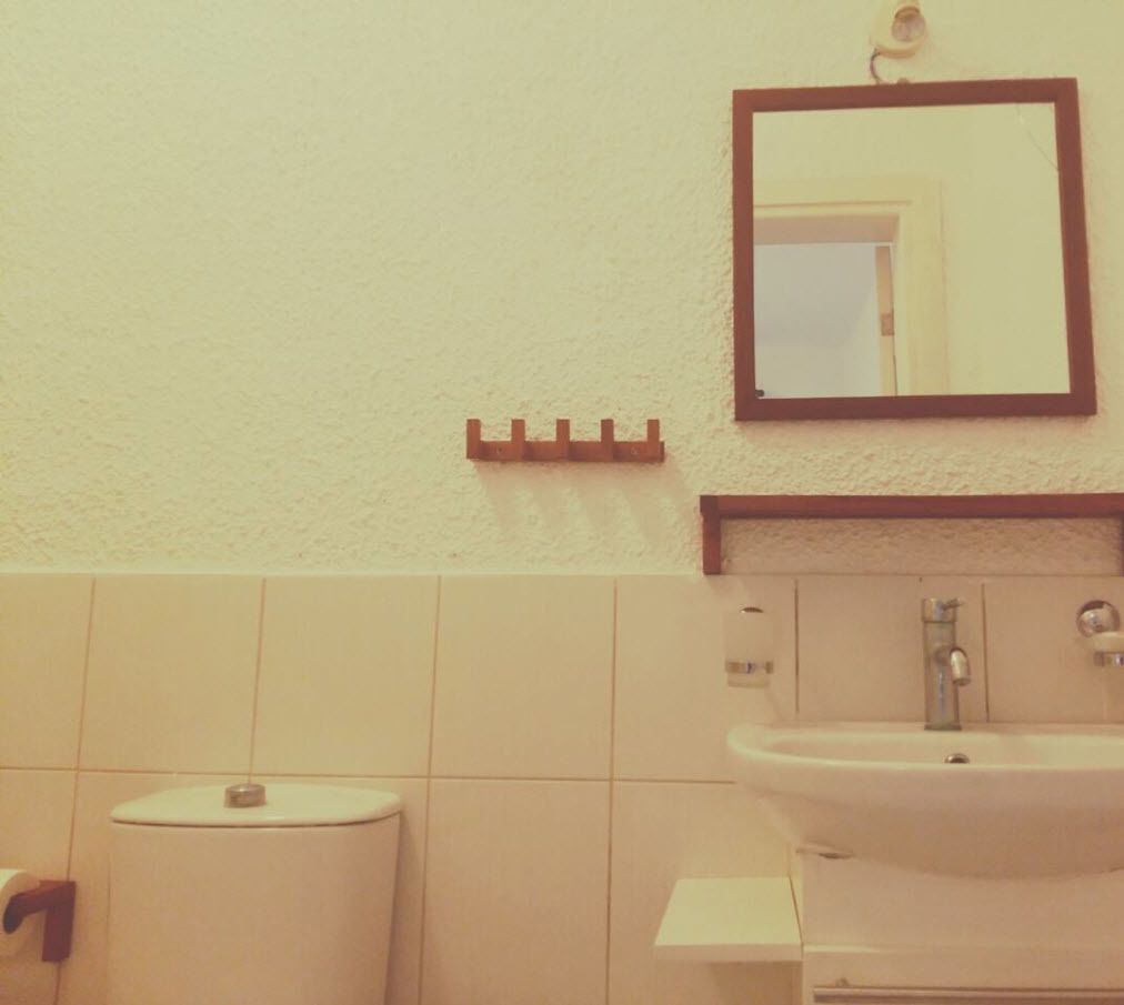 classic room, 1 double bed | bathroom | shower, free toiletries, hair dryer, towels