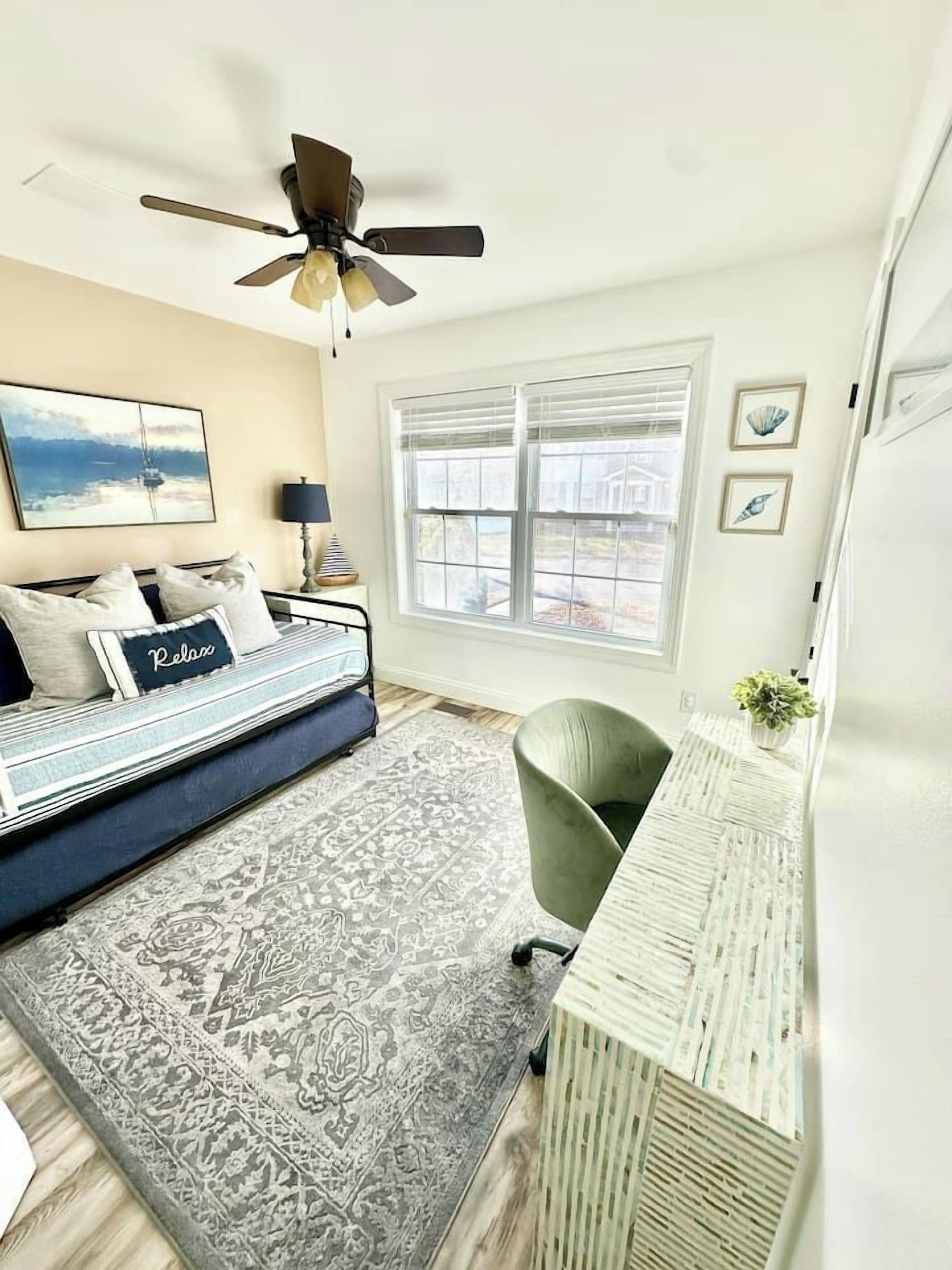 Smart TV, fireplace, books, music library