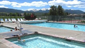 Piscine extérieure, piscine chauffée
