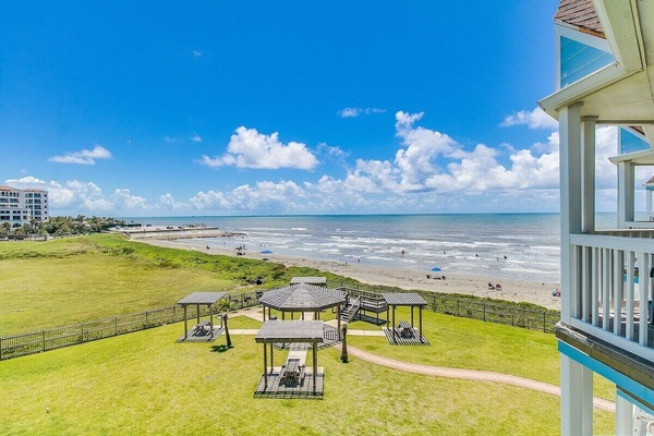 (Actual View) - Amazing Sunrise View of Beach from Balcony