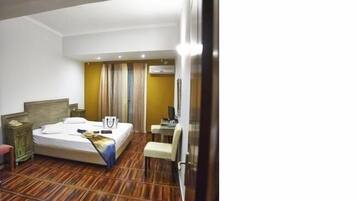 In-room safe, desk, blackout drapes, free WiFi