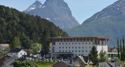 Grand Hotel - by Classic Norway Hotels