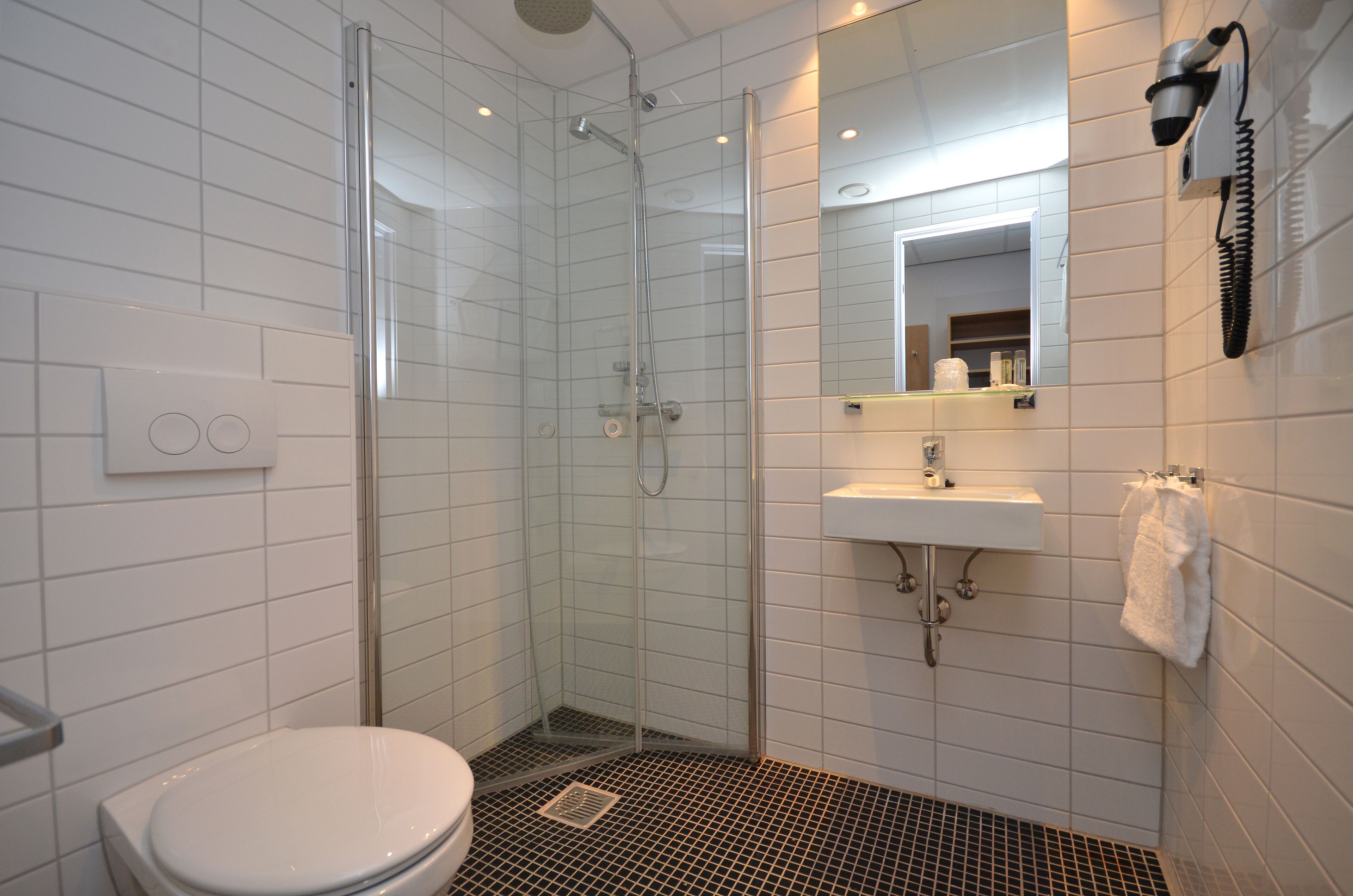 double room | bathroom | hair dryer, heated floors, towels, soap