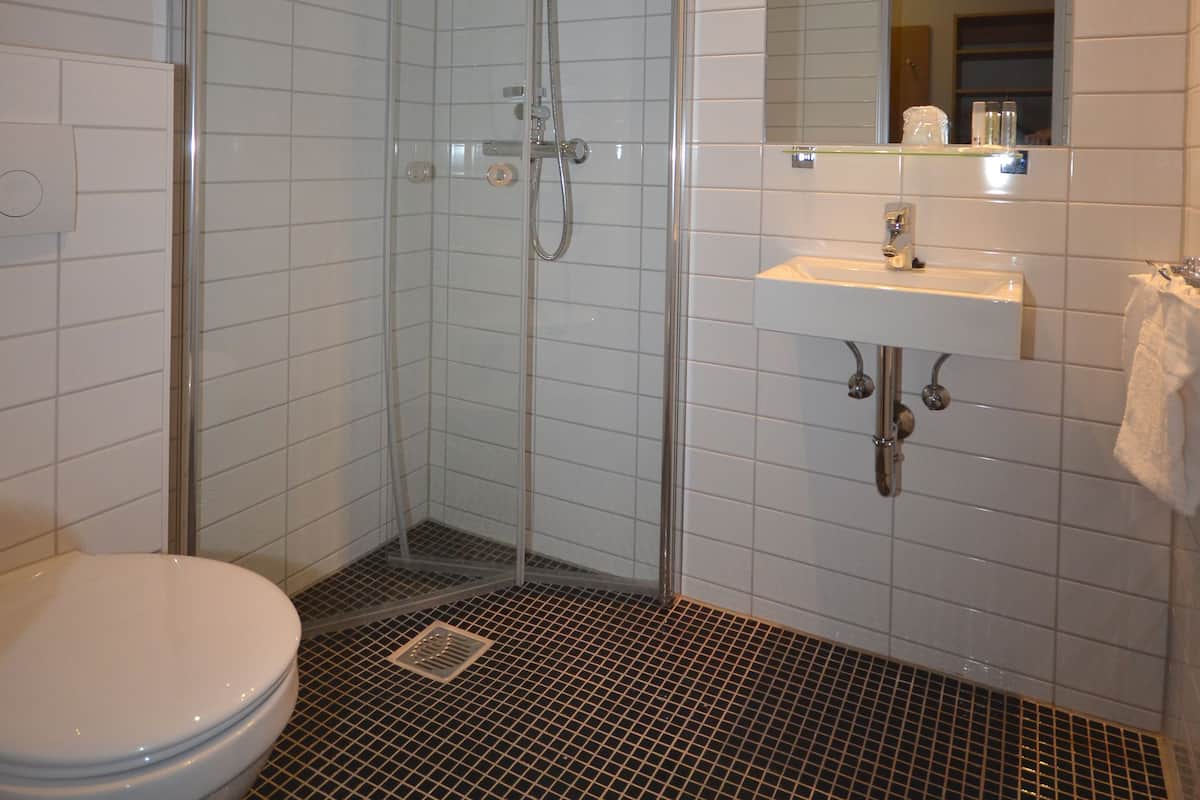 hair dryer, heated floors, towels, soap