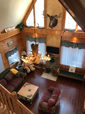 Smart TV - Moose Lodge - Rustic and Cozy (Ticonderoga)