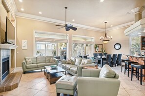 Fernseher, DVD-Player, Bücher