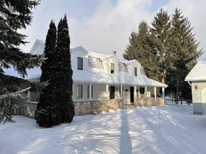 Exterior - Peaceful Retreat for Families/Couples/Groups - All Sports Lake w/ Kayaks & SUP's (Cadillac)