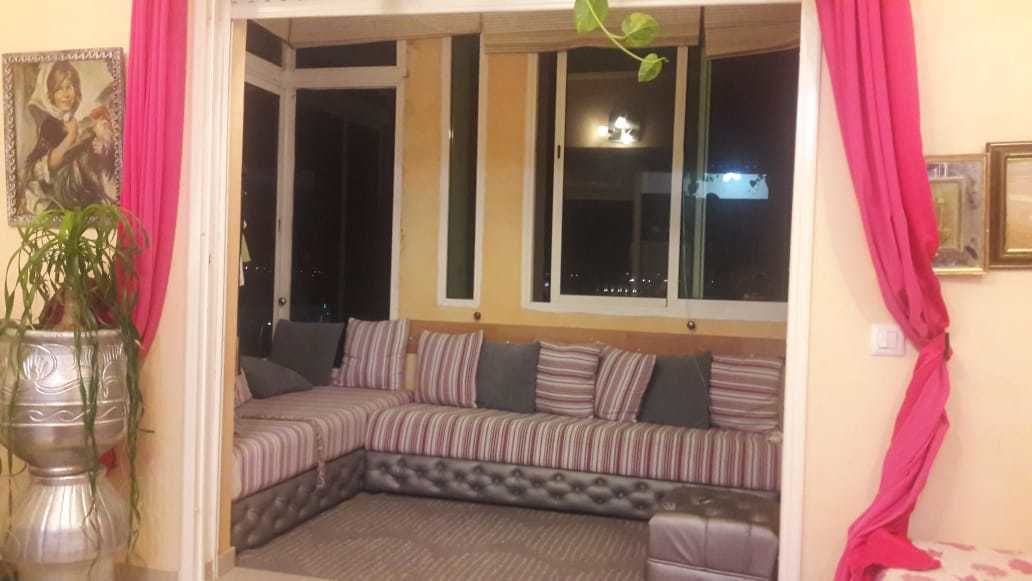 Apartment | Living room | Flat-screen TV