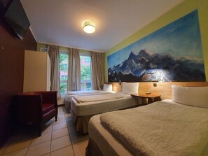 Chambre Quadruple Confort | Wi-Fi gratuit, draps fournis