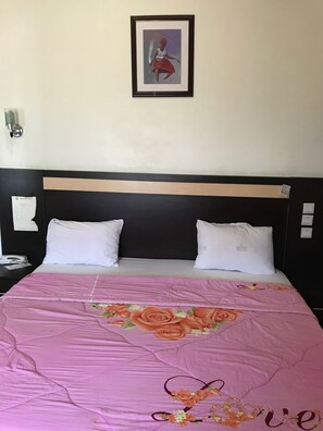ห้องเอ็กเซกคิวทีฟ | โต๊ะทำงาน, Wi-Fi ฟรี, ผ้าปูที่นอน