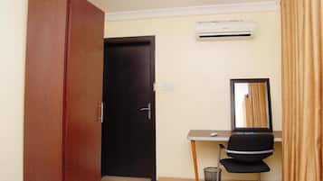 Standard Room | Desk, laptop workspace, free WiFi, bed sheets