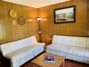 DVD player, offices - Romantic BEACH CABIN for two (Restoule)