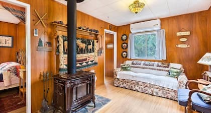 2 B / R TOP RATED Private Historic Cabin A / C