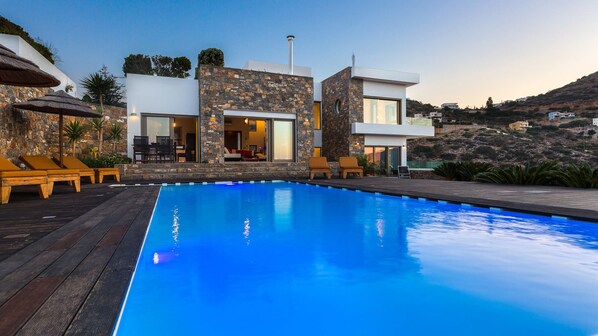 Façade de l’hébergement - soirée/nuit