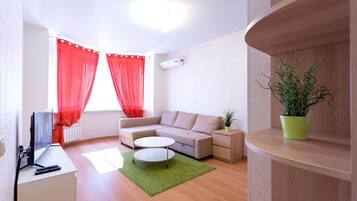 Apartment | Wohnbereich | Flachbildfernseher