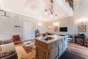 TV, video games, books - Comfort Suite Apartment 65 sqm terrace -SantaCroce (Firenze)