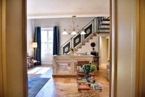 Interior - Comfort Suite Apartment 65 sqm terrace -SantaCroce (Firenze)