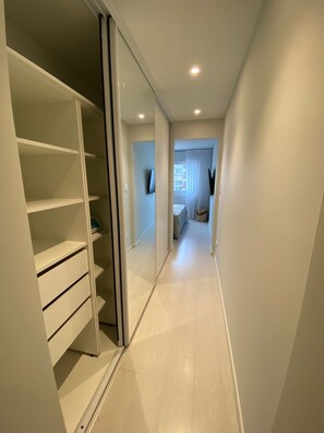 Luxury Apartment, 2 Bedrooms | Wardrobe - DeptosVip Rivas (Mar del Plata)