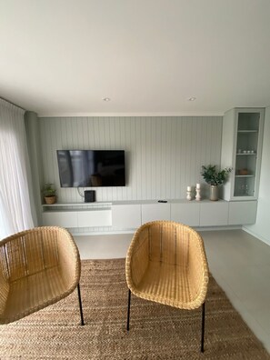 Luxury Apartment, 2 Bedrooms | Living area