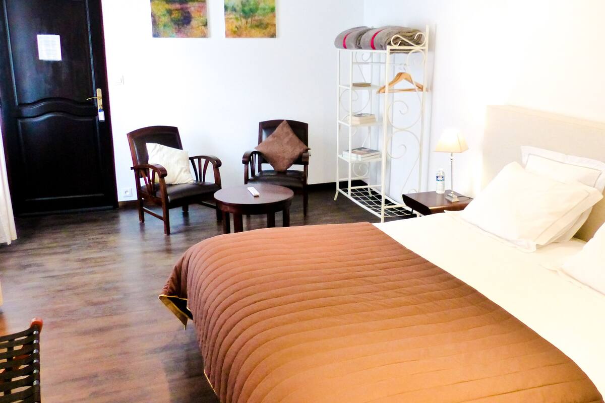 Kamar Double Superior, 1 Tempat Tidur King | Seprai premium, Wi-Fi gratis, dan didekorasi berbeda-beda