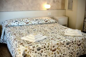 Deluxe Double Room | Minibar, cots/infant beds, free WiFi