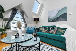 Apartment (Apartment 4)
