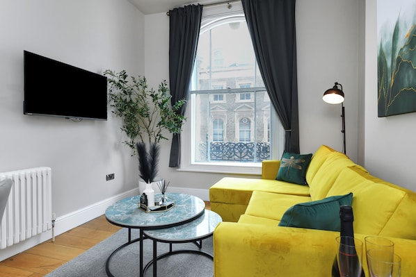 Apartment (Apartment 2)