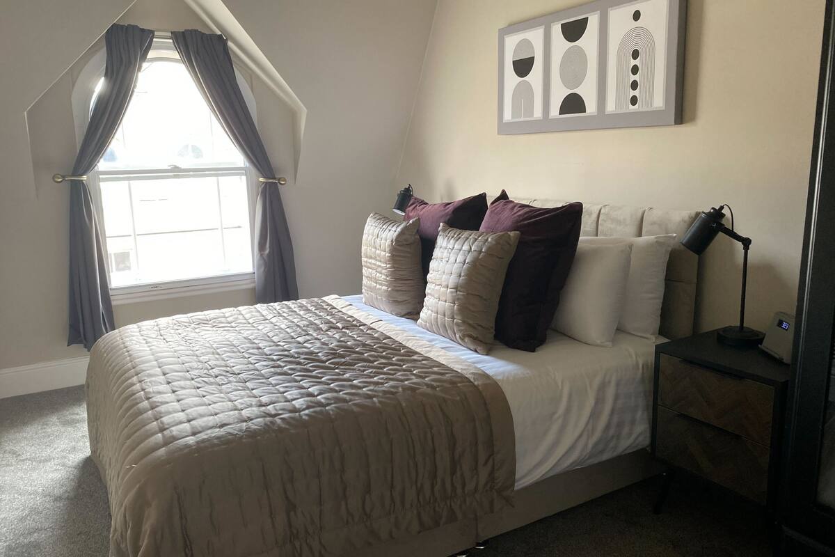 Apartment (Apartment 4)