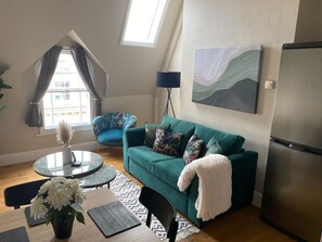 Apartment (Apartment 4) | Living area | Flat-screen TV, Netflix